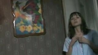 Мужик жестко трахнул симпатичную супругу соседа у него на глазах